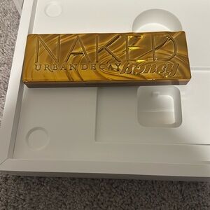Urban Decay Naked Honey (Never used) Eyeshadow Palette - Discontinued